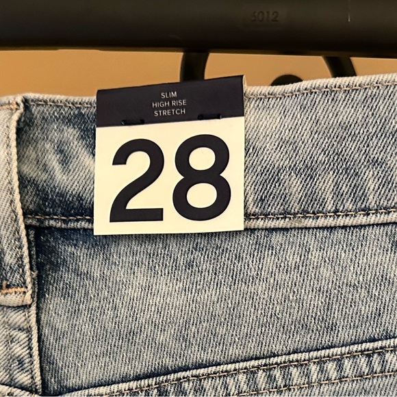 GAP Slim High Rise Straight Leg Jean Petite - Picture 3 of 8